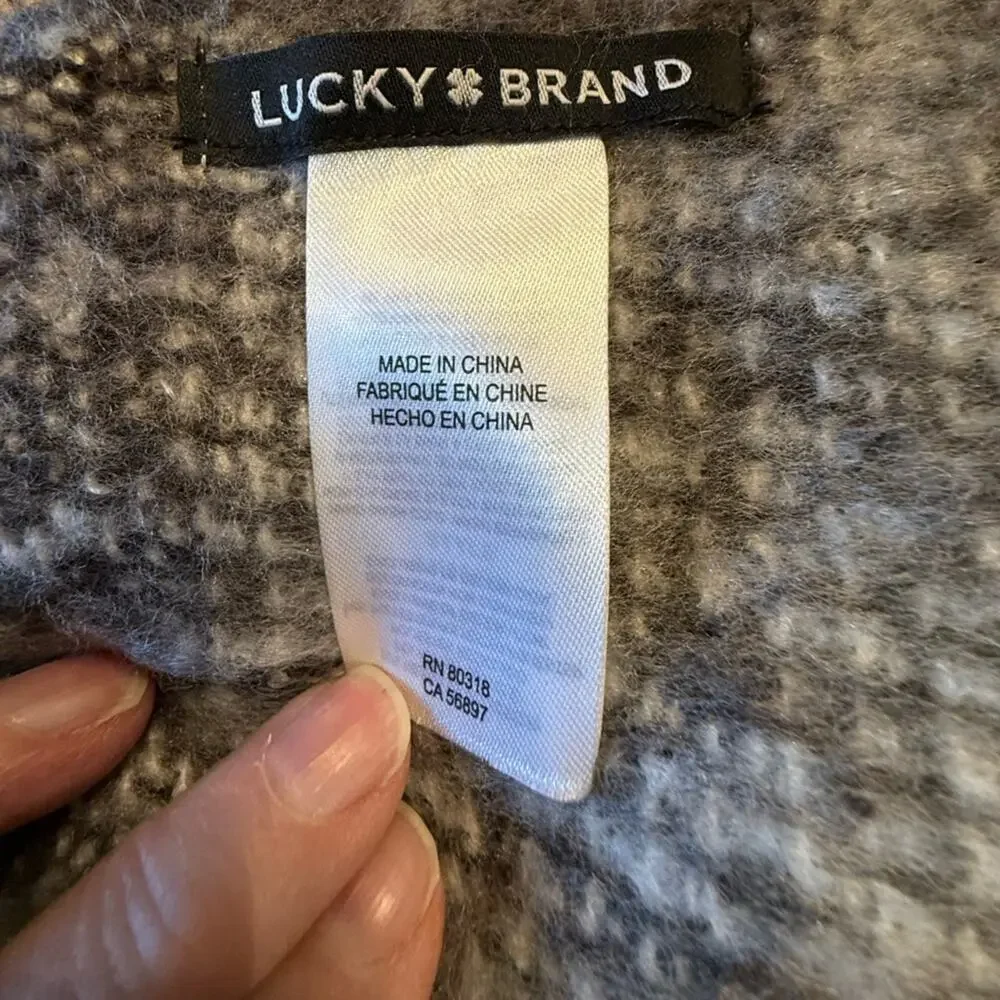 Lucky Brand stay cozy